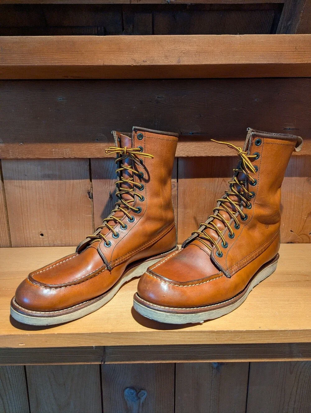 Red Wing 10877 8-inch Work Traction Tred Moc Toe Leather size 10.5C